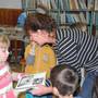 Děti z mateřské školy navšítily knihovnu 7